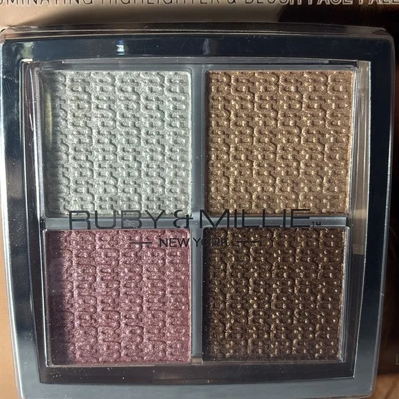 ✨🌿“You’re Glowing” Illuminating Highlighter & Blush Face Palette - Picture 2 of 3